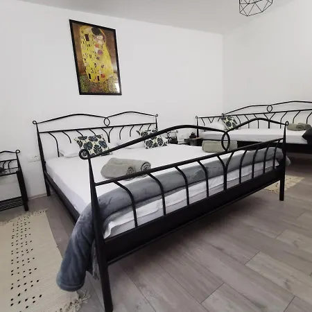 Mala Plaza Apartament *